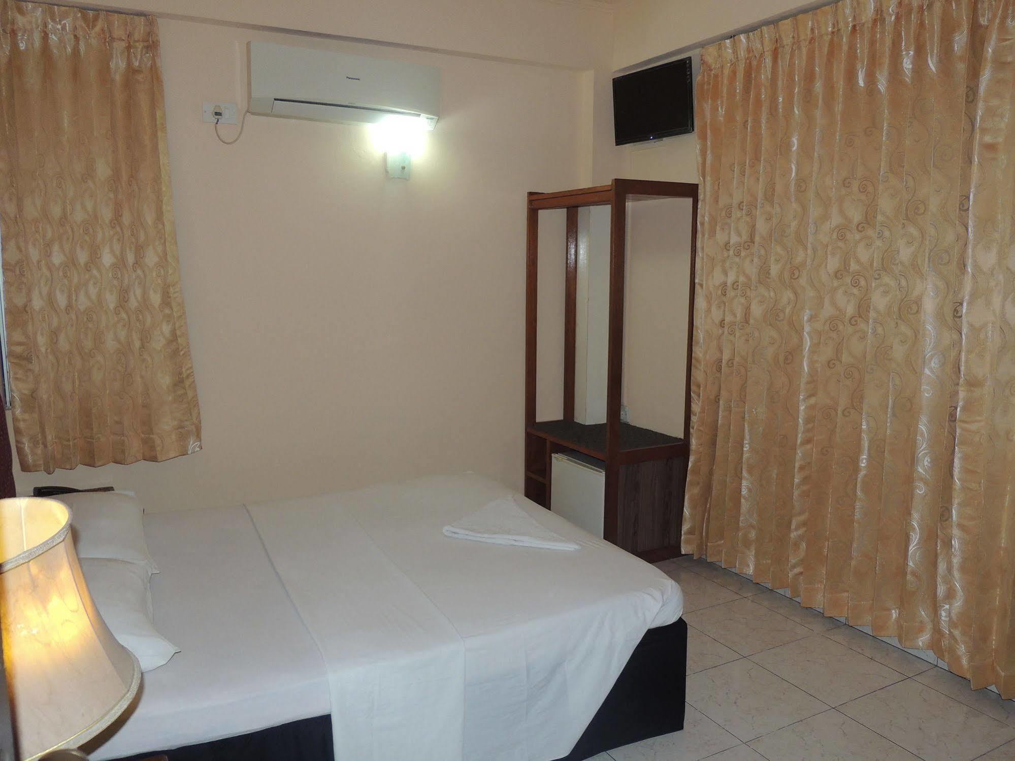 Off Day Inn Male Ngoại thất bức ảnh