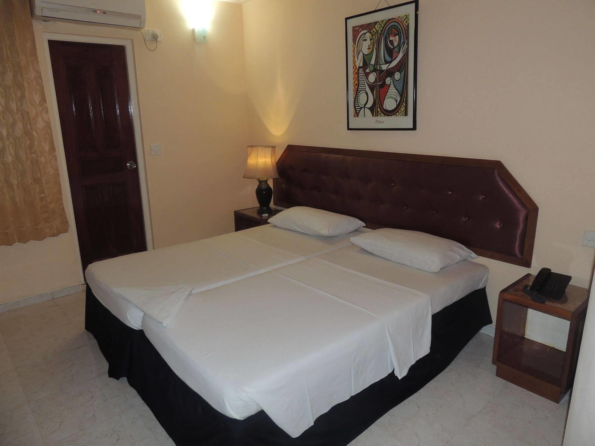 Off Day Inn Male Ngoại thất bức ảnh