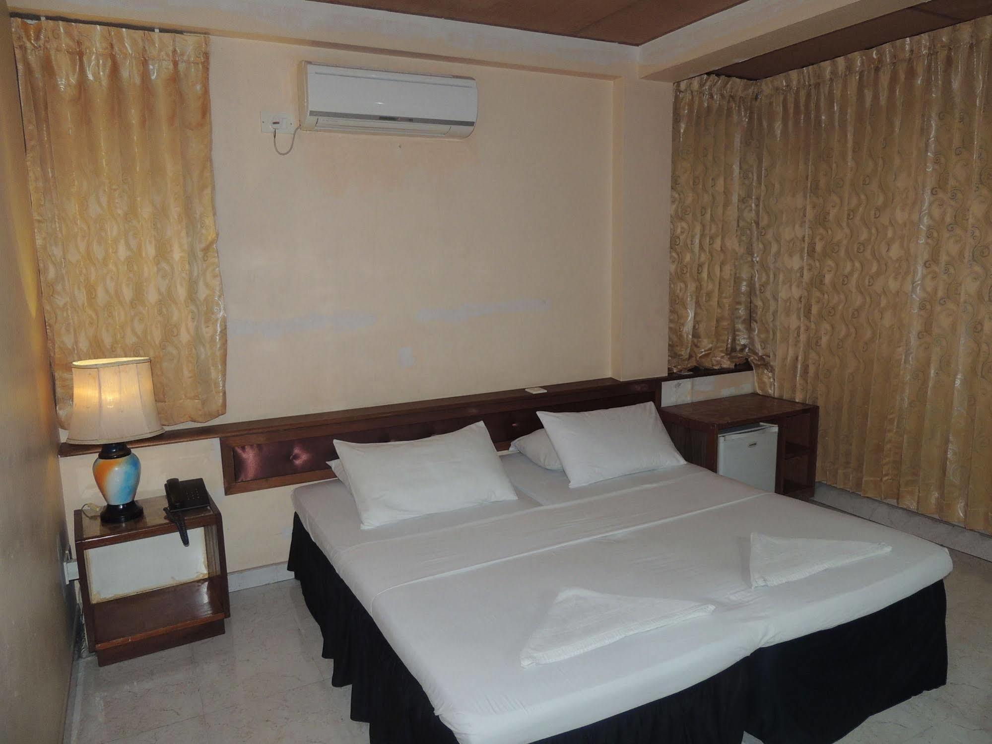 Off Day Inn Male Ngoại thất bức ảnh