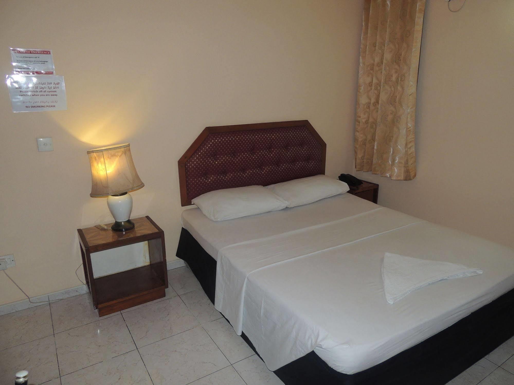 Off Day Inn Male Ngoại thất bức ảnh
